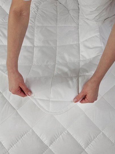 Одеяло 1.5-спальное, 140х205 см, Лебяжий пух, волокно полиэфирное, 180 г/м2, облегченное, чехол 100% хлопок, Silvano