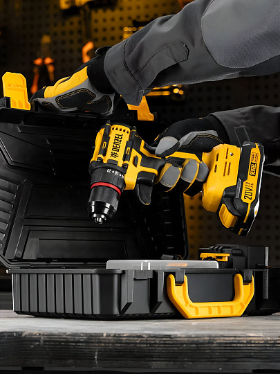 Дрель-шуруповерт аккумуляторный, Denzel, CDH-BL-20, бесщеточный, 20 В, кейс, черно-желтый, 26123