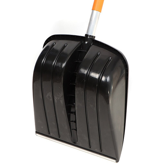 Лопата для снега пластик, с алюминиевой планкой, 850х355х1300 мм, черенок алюминиевый, Fiskars, SnowXpert, 1026793