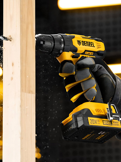 Дрель-шуруповерт аккумуляторный, Denzel, CDH-BL-20, бесщеточный, 20 В, кейс, черно-желтый, 26123