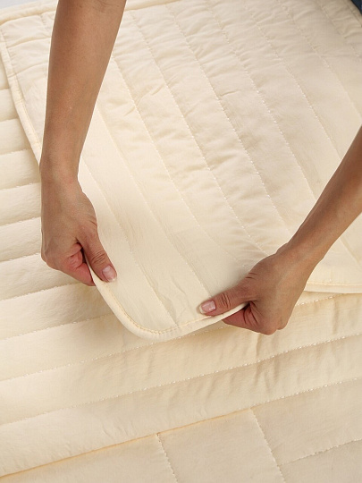 Покрывало евро, 240х260 см, 100% полиэстер, Silvano, Андора, молочное