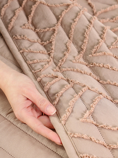 Покрывало евро, 240х260 см, 100% полиэстер, стеганое, Silvano, Art Deco, коричневое