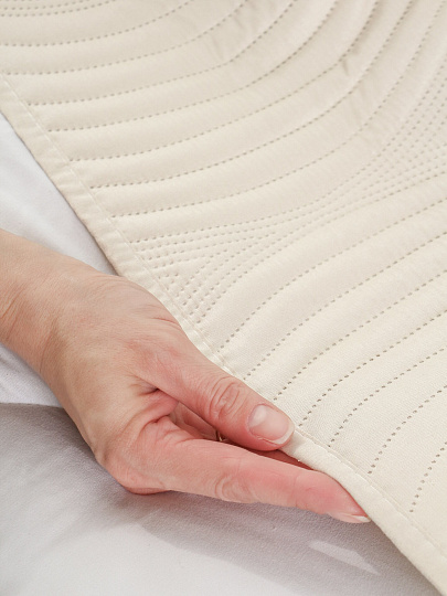 Покрывало евро, 220х240 см, 100% полиэстер, стеганое, Silvano, Модерн, молоч