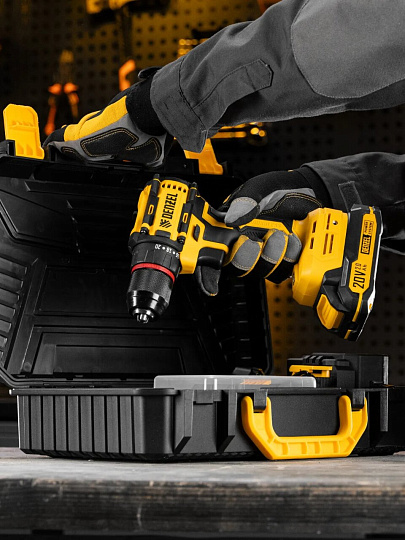 Дрель-шуруповерт аккумуляторный, Denzel, CDH-BL-20, бесщеточный, 20 В, кейс, черно-желтый, 26123