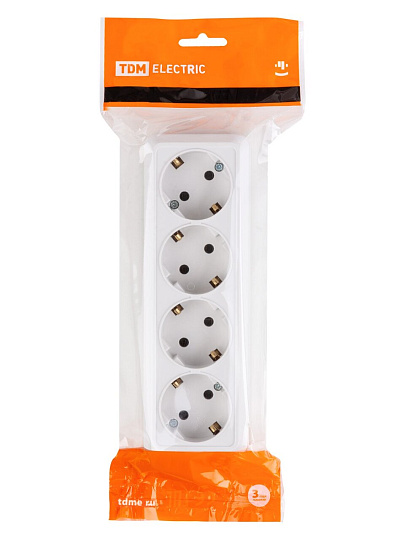 Розетка открытой установки, 4 гнезда, с заземлением, 16 А, пластик, IP20, белая, горизонтальная, 2П+3, TDM Electric, Ладога, SQ1801-0130