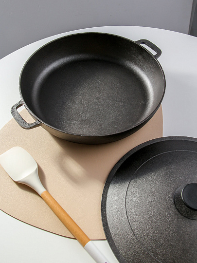 Жаровня чугун, d32 см, ручки дужки, крыш чугун, Гардарика, черная, 1832-3, с крышкой, индукция