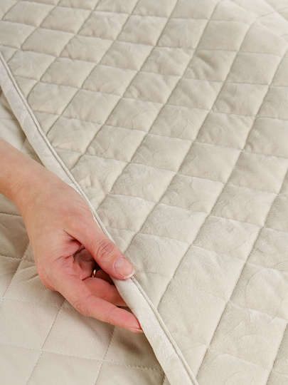 Покрывало евро, 240х260 см, 100% полиэстер, стеганое, Silvano, Flora, молочное