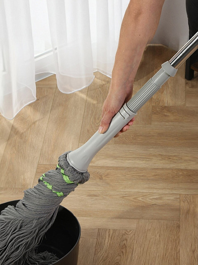 Швабра веревочная, микрофибра, 135 см, темно-серая, с отжимом, A260076