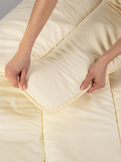 Одеяло 1.5-спальное, 140х205 см, Овечья шерсть, всесезонное, чехол 100% полиэстер, кант, Майская ночь