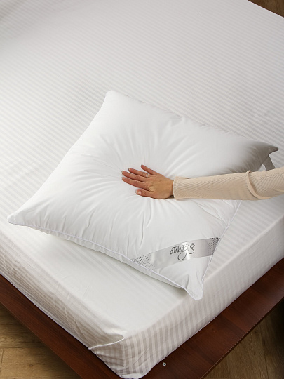 Подушка 70 х 70 см, Лебяжий пух, чехол тик, на молнии, Silvano, ПЛП-77