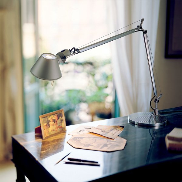 Выбираем настольную лампу для рабочего стола